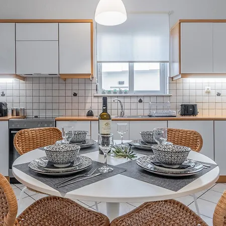 Easy Living Apartment